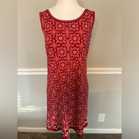 Max Studio Dresses & Skirts - MAX STUDIO Printed Stretch Sleeveless Mini Dress